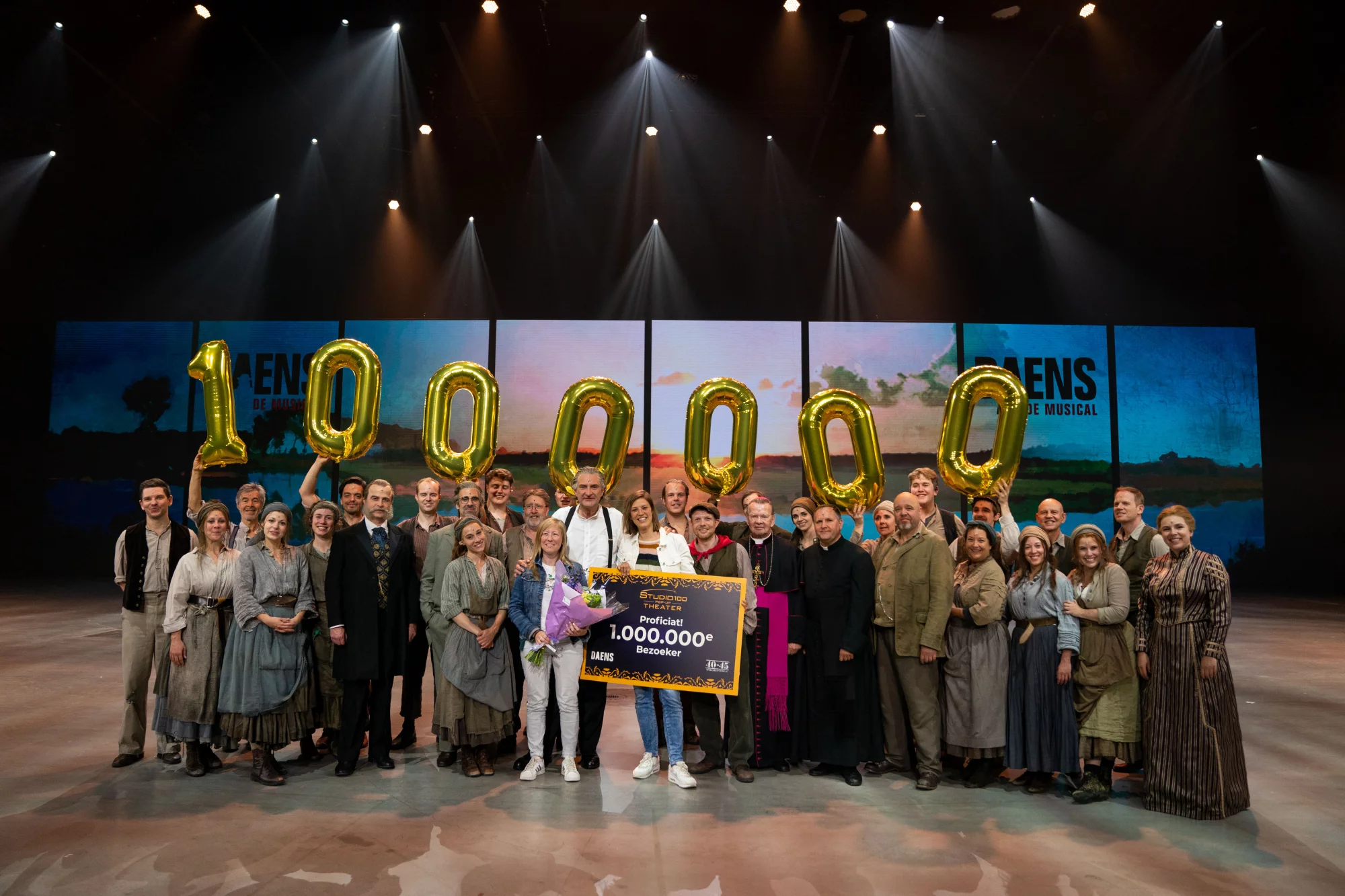 1 miljoen bezoekers voor de succesmusicals Daens & 40-45 in het Studio 100 Pop-Up Theater