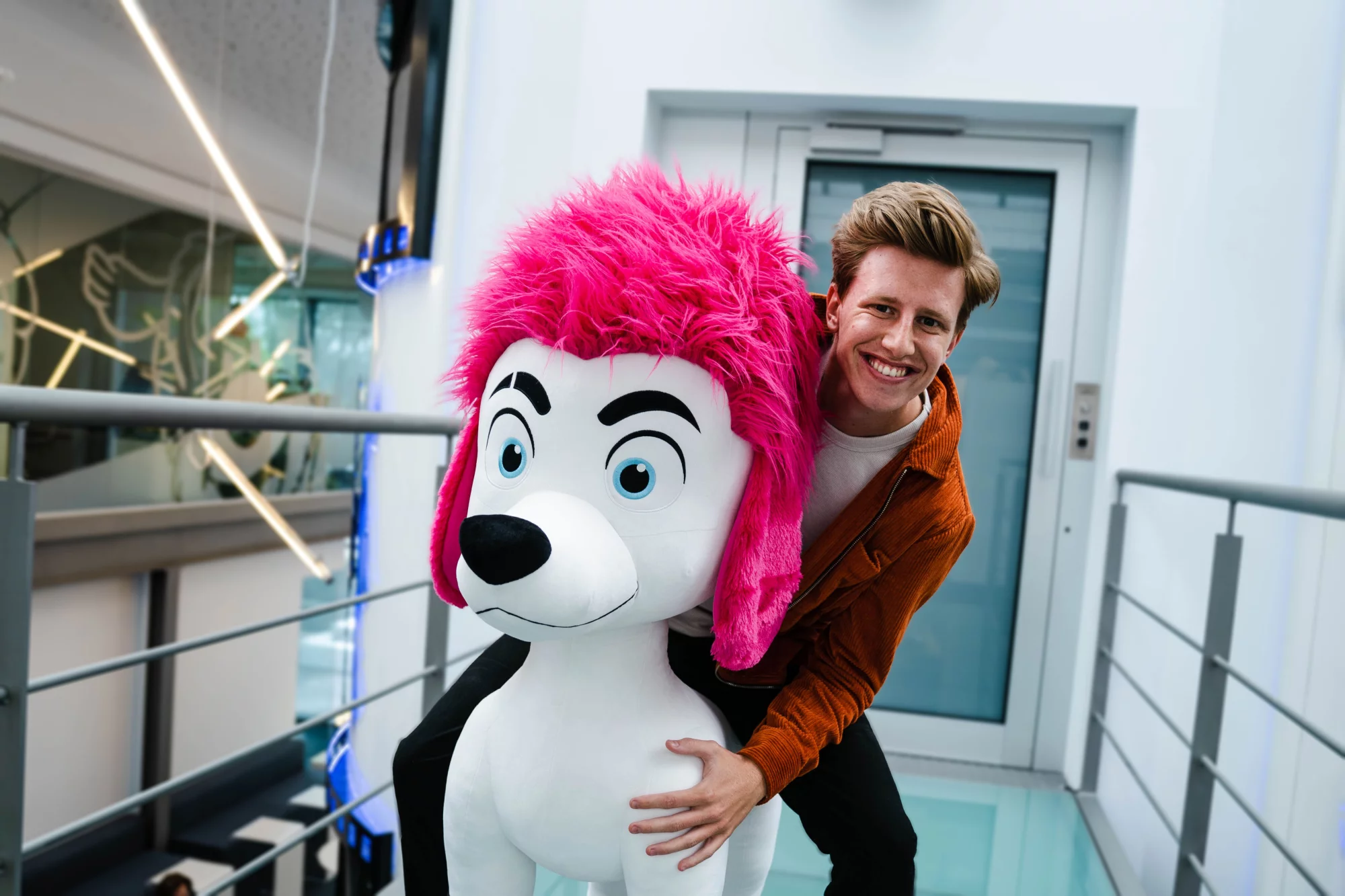 100% Wolf, het spiksplinternieuwe animatiebrand van Studio 100, pakt uit met een stevige stemmencast