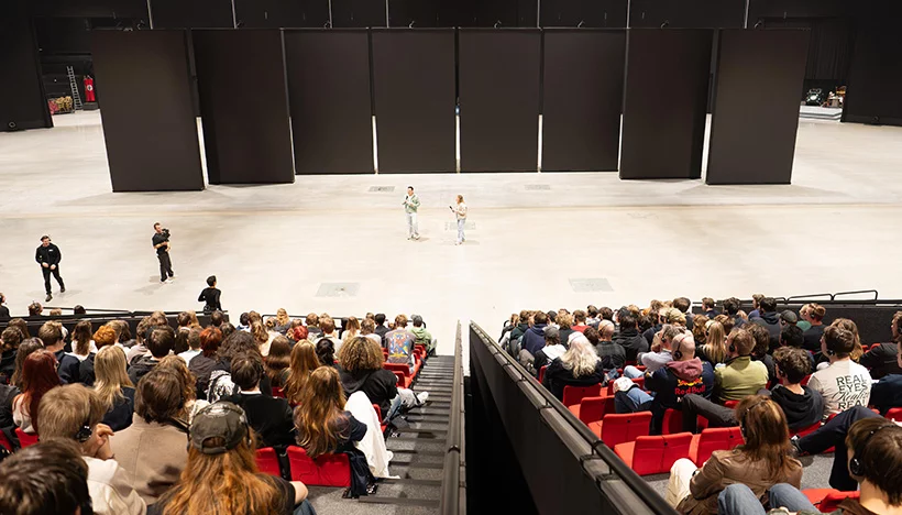 Afbeelding nieuwsartikel: 'Studio 100 biedt studenten uniek kijkje achter de schermen bij 40-45, de Musical'